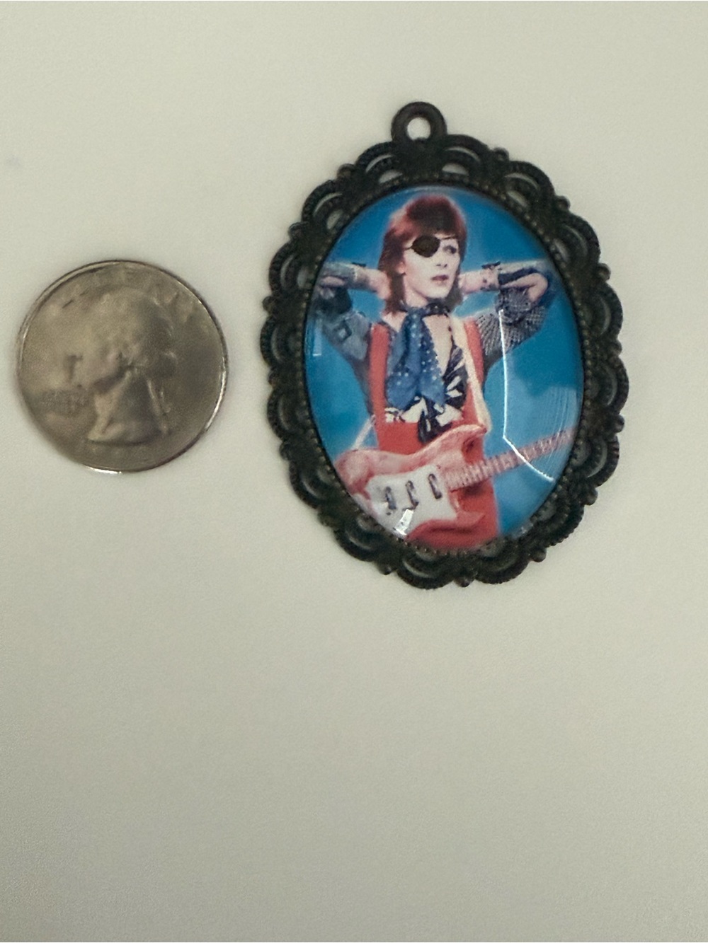 Unbranded David Bowie Oval Pendant - (diamond dogs/ Halloween Jack) - Picture 2 of 4